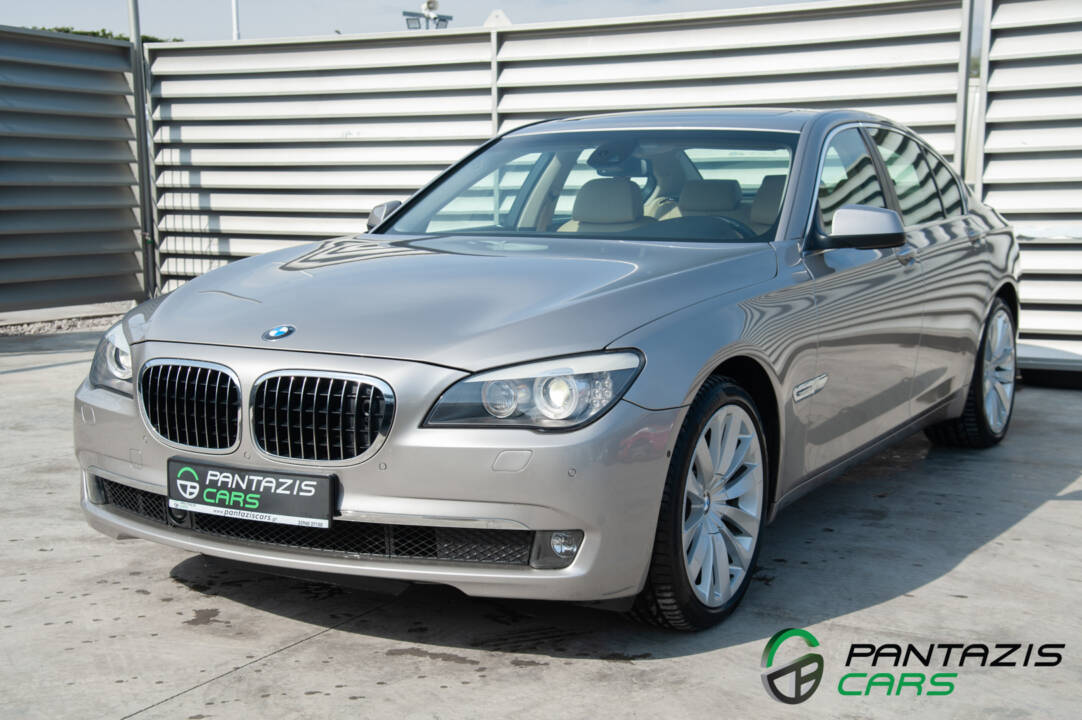 BMW 750i 4.4 V8 408HP AUTO